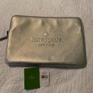 Kate Spade WIRU1039 Avenue Larchmont Logo Laptop Silver